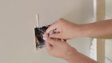 Çeşitli ortamlarda elektrik kablolarının etkin bir şekilde onarılması için gerekli temel yöntemlere ve güvenlik önlemlerine odaklanan adım adım kapsamlı, ayrıntılı prosedürler