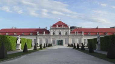 Avusturya, Viyana 'da muhteşem bir barok şaheseri olan Belvedere Şatosu' nu keşfedin. Güzel bahçeler ve zengin Avrupa tarihi ile çevrili.
