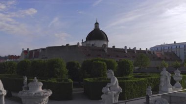 Viyana 04.24.2025. Avusturya, Viyana 'yı ziyaret edin. Belvedere Kalesi' nin nefes kesici güzelliğini kaçırmayın.
