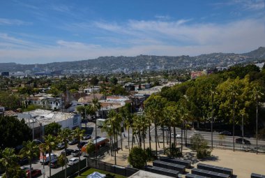 Kaliforniya ABD 17 Mayıs 2023 Los Angeles manzaralı film müzesinin gözlem güvertesi.