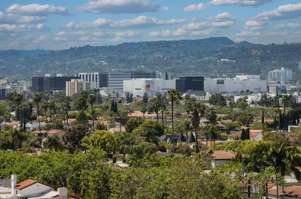 Kaliforniya ABD 17 Mayıs 2023 Los Angeles manzaralı film müzesinin gözlem güvertesi.