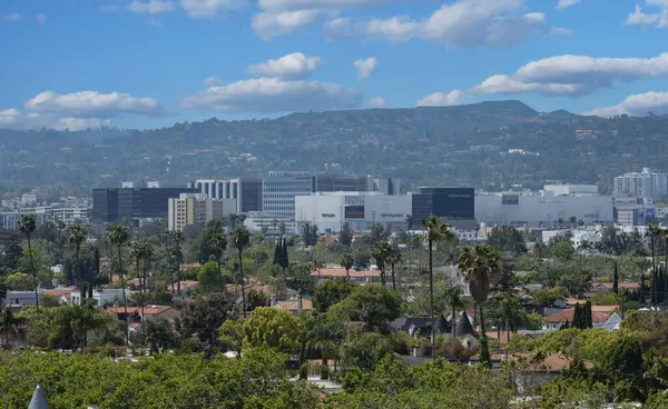 Kaliforniya ABD 17 Mayıs 2023 Los Angeles manzaralı film müzesinin gözlem güvertesi.