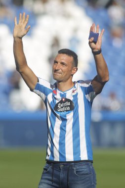 Lionel Scaloni anısına, Arjantin dünya şampiyonu futbol takımı koçu, 1 Ağustos 2023 'te Riazor Stadyumu' nda Deportivo de la Coruna tarafından.
