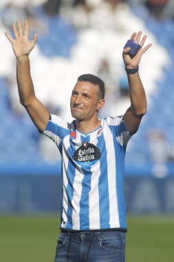 Lionel Scaloni anısına, Arjantin dünya şampiyonu futbol takımı koçu, 1 Ağustos 2023 'te Riazor Stadyumu' nda Deportivo de la Coruna tarafından.