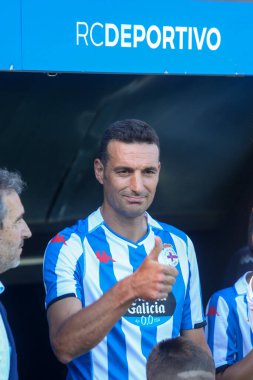 Lionel Scaloni anısına, Arjantin dünya şampiyonu futbol takımı koçu, 1 Ağustos 2023 'te Riazor Stadyumu' nda Deportivo de la Coruna tarafından.