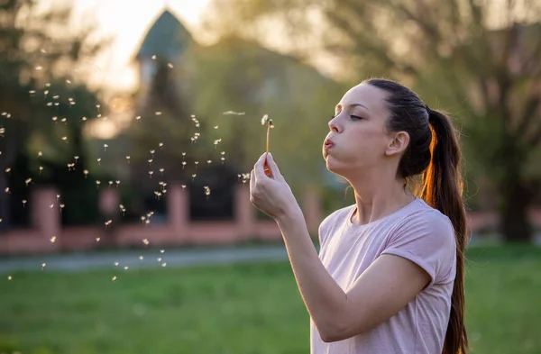 Young Pretty Woman Blowing Dandelion Flower Enjoying Careless Spring Moment — Stock Photo, Image