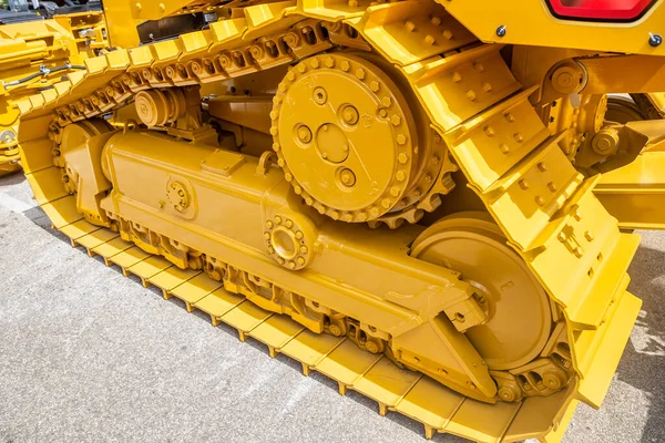 Yellow Caterpillar Continuous Metal Tracks Bulldozer — Stock Photo, Image