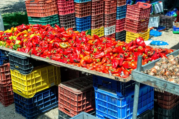 Gammelige Rote Paprika Auf Dem Bauernmarkt Nikiti Sithonia Griechenland Selektiver — Stockfoto
