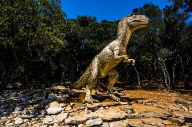 Hırvatistan 'ın Brijuni adalarının güney yamacındaki dinozor heykeli