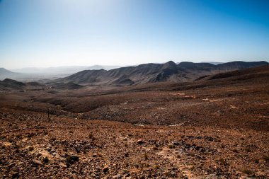 Fas 'ın güneyindeki Ouarzazate yakınlarındaki Fas Atlası' nda Handour nehrinin vadilerindeki panorama