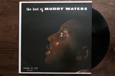 Lublin, Poland. 18 January 2023. Muddy Waters The best of record on dark wooden table
