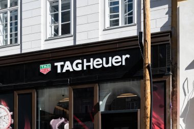 Viyana, Avusturya. 29 Eylül 2023. Graben caddesindeki Viyana 'nın eski kasabasındaki Tag Heueer mağazasının önünde.
