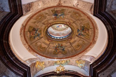 Viyana, Avusturya 29 Eylül 2023. Meşhur Barok St. Charles Kilisesi, Karlskirche--