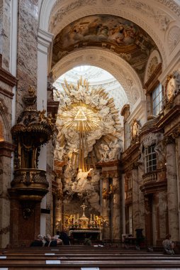 Viyana, Avusturya 29 Eylül 2023. Meşhur Barok St. Charles Kilisesi, Karlskirche--