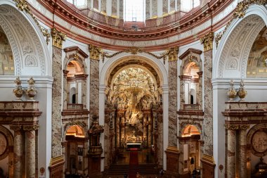 Viyana, Avusturya 29 Eylül 2023. Meşhur Barok St. Charles Kilisesi, Karlskirche--