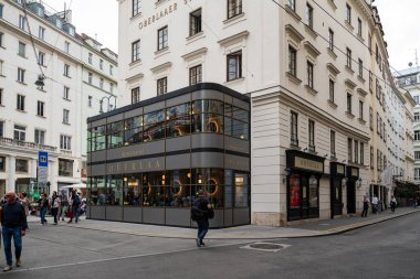 Viyana, Avusturya. 29 Eylül 2023. Kurkonditorei Oberlaa 'nın dışında - ünlü Viyana pastanesi ve şekerleme dükkanı