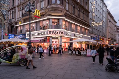 Viyana, Avusturya 30 Eylül 2023 Ünlü Aida Cafe ve Royal Oteli.