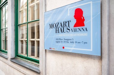 Viyana, Avusturya. 01 Ekim 2023 Wolgand Amadeus Mozart Evi hakkında bilgi