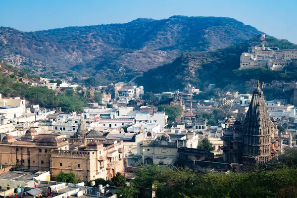 Amer, Jaipur, Hindistan 16 Şubat 2024 Tarihi Amber Kalesi üzerine Panoramik Manzara (veya Amer Kalesi)