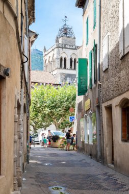 Öl, Drome, Fransa, 15 Ağustos 2024 Ortaçağ Katedrali Küçük bir Fransız kasabasında