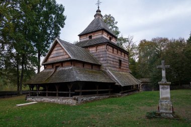 Radruz, Polonya 28 Eylül 2024 Eski Yunan Ortodoks ahşap kilise UNESCO dünya mirası sahası
