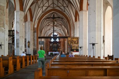 Gdansk, Polonya, 1 Mayıs 2024 Eski Şehir 'deki tarihi gotik St. Catherine Kilisesi