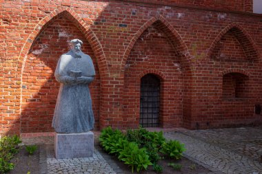 30 Nisan 2024 'te ünlü gotik katedrali ve müzesi ile Astronom Nicolaus Kopernik şehri Frombork' u ziyaret etti.