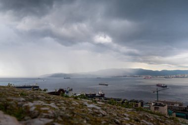 Cebelitarık, İngiltere, 31 Aralık 2024 Ticari gemiler, Cebelitarık düzlüğü ve Afrika toprakları