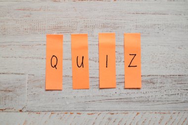 Sınav işareti sınavı, sınavı veya soruyu sembolize eder ve oturumu çevrimiçi yapar