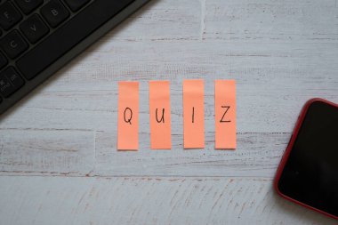 Sınav işareti sınavı, sınavı veya soruyu sembolize eder ve oturumu çevrimiçi yapar