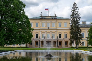 Pulawy, Polonya 08 Mayıs 2025 Barok Czartoryski Sarayı, şimdi bir müze.