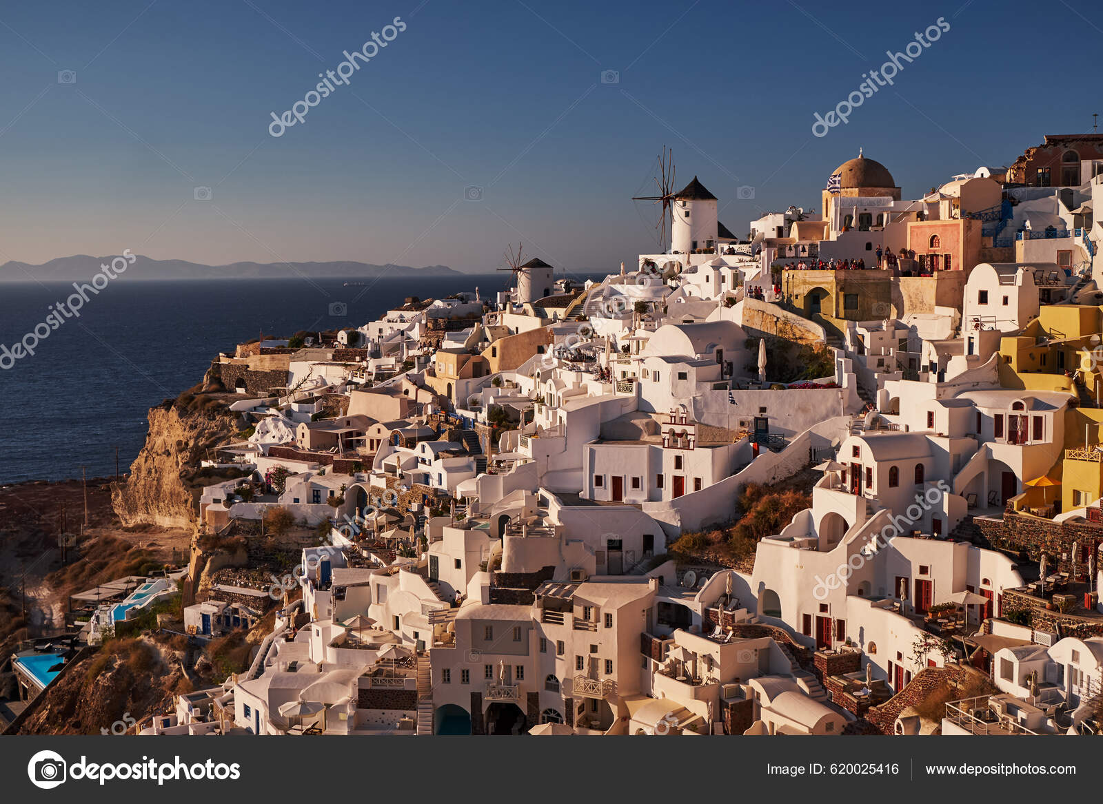 Beautiful View Old Castle Oia Village Traditional White Houses Windmills —  Stock Editorial Photo © nightcap_pt #620025416