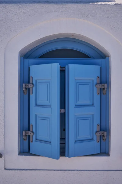 Wooden Blue Window Pyrgos Village Santorini Island Griekenland — Stockfoto