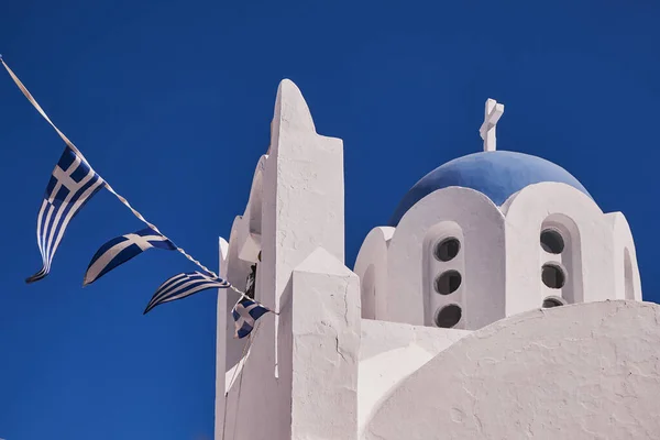 Capela Santa Ierotheos Blue Dome Bell Tower Pyrgos Village Santorini — Fotografia de Stock