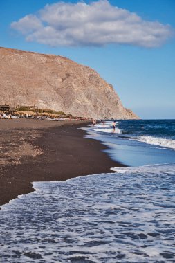 Perissa 'daki Ege Denizi - Yunanistan' ın Santorini Adası 'ndaki Karadeniz' li Vulcanic Sahili
