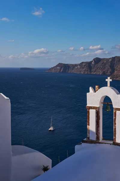 Oia Village Caldera Manzaralı Beyaz Kilise Santorini Adası Yunanistan — Stok fotoğraf