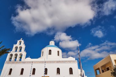 Panagia Ortodoks Kilisesi Akathistos İlahisi - Oia Köyü 'ndeki Mavi Kubbe, Santorini Adası, Yunanistan