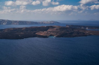 Yunanistan 'ın Santorini Adası Hava Panorama Manzarası - Ege Denizi - Yaz Tatilleri, Caldera Manzaraları, Romantik, Seyahat Varış Yeri