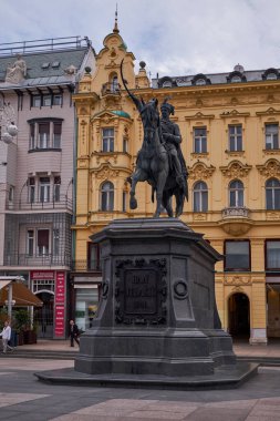 Crkva Sv ile Tkalciceva Caddesi. Zagreb 'deki Marije Kulesi - Ünlü Sokak Barlar ve Restoranlarla Dolu