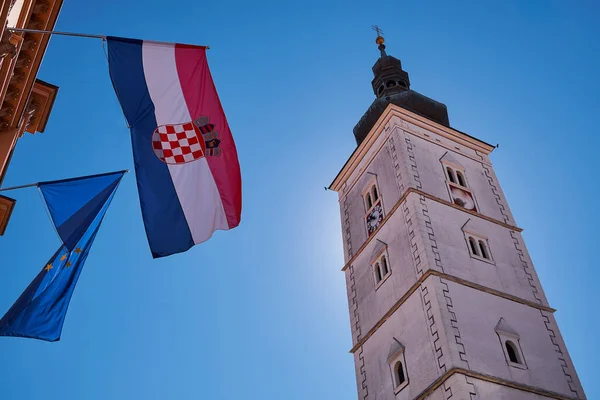 St. Mark Katolik Kilisesi (Crkva sv. Marka) - Zagreb, Hırvatistan - Saat Kulesi ve Armalı Renkli Mozaik Çatı