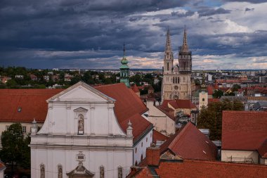 Hırvatistan 'ın Lotrscak Kulesinden Zagreb' in Hava Panorama Manzarası