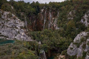 Plitvice Gölleri Ulusal Parkı ve Şelaleleri Hava Panorama Manzarası - Hırvatistan