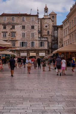 Hırvatistan 'ın Split kentindeki Radica Meydanı' nda Saat Kulesi