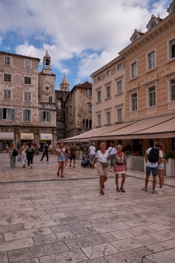 Hırvatistan 'ın Split kentindeki Radica Meydanı' nda Saat Kulesi