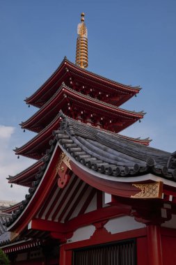 Asakusa 'daki Senjo-ji Kannon Tapınağı' nda Kızıl Pagoda - Tokyo, Japonya