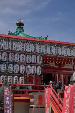 Shinobazunoike Benten-do - Ueno Park 'taki Kağıt Fenerli Budist Tapınağı - Tokyo, Japonya