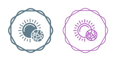 Ay ve güneş beyaz arkaplanda simgeler oluşturur