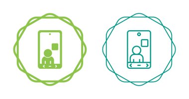 Akıllı telefon ekranı kullanan kişiyi gösteren minimalist simgeler