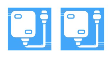 Mavi arkaplanda birbirine benzeyen iki beyaz şarj adaptörü