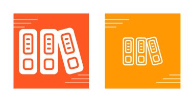 Renkli arka planlara karşı duran üç özet klasör